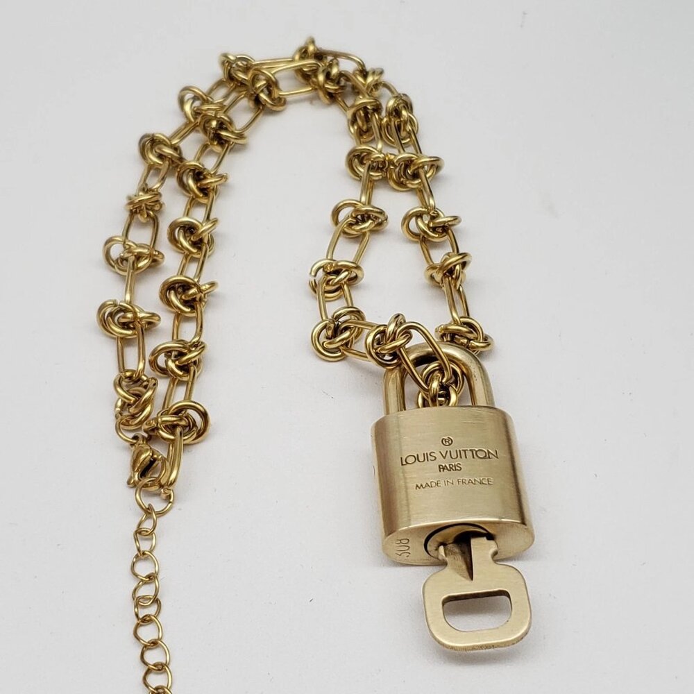 Louis Vuitton Gold Padlock w/ Unbranded Stainless Steel 18k Gold Plated Chain - Picture 10 of 10